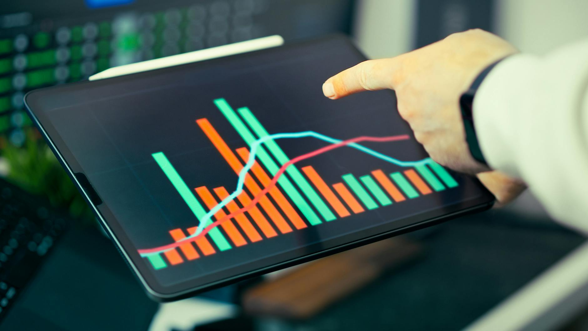 store owner dashboard revenue tracking